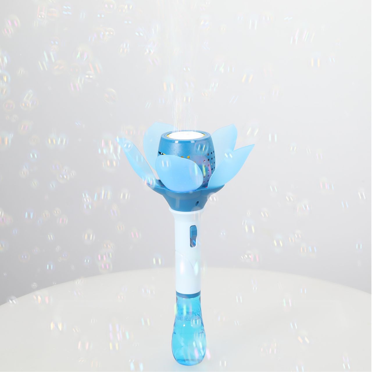 Spielzeug, Blasgerät, Schmetterlingsdesign, Blau, LED-Licht