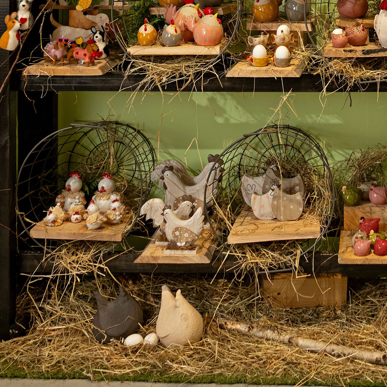 Poulet en céramique beige, noir 2 fois, (L/H/P) 15x17x14cm Poulet en céramique beige, noir 2 fois, (L/H/P) 15x17x14cm