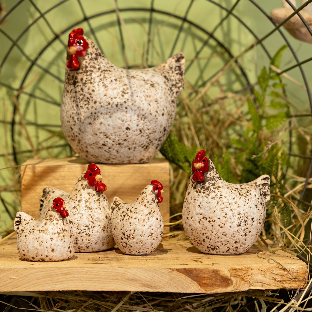 Poulet en céramique naturelle 3 fois, (L/H/P) 4x7x6cm Poulet en céramique naturelle 3 fois, (L/H/P) 4x7x6cm