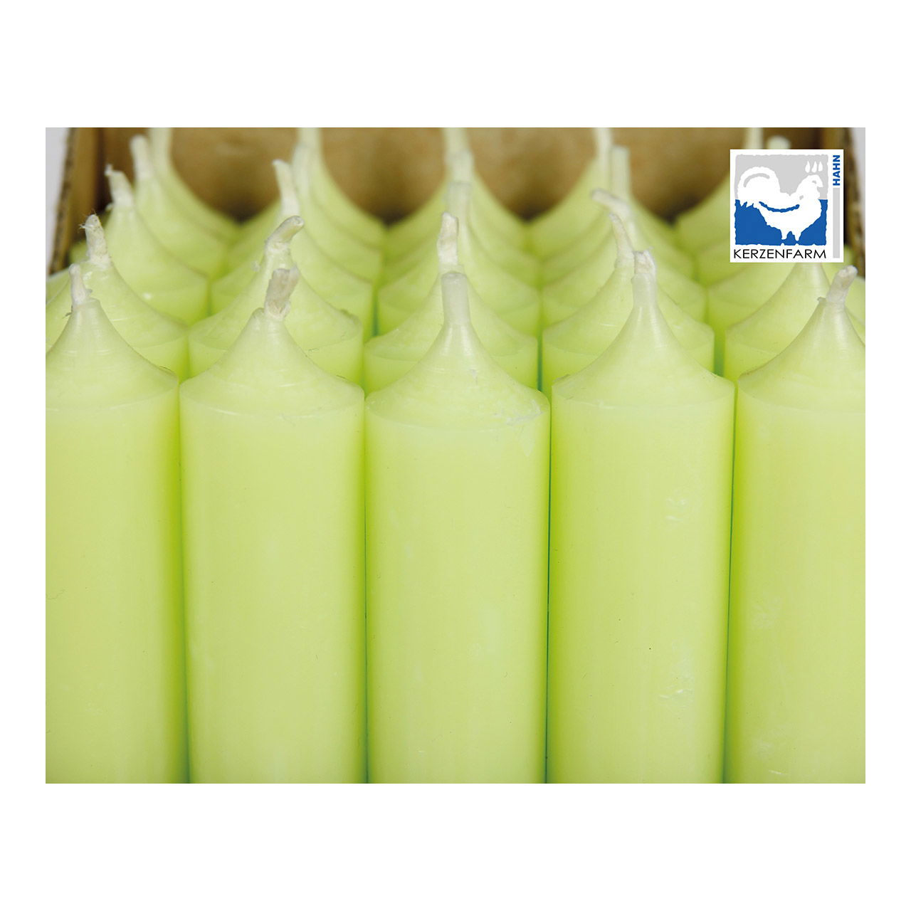 Candela a bastoncino verde pastello a tinta unita Ø 2x18 cm Tempo di combustione circa 8 ore. Candela a bastoncino verde pastello a tinta unita Ø 2x18 cm Tempo di combustione circa 8 ore.